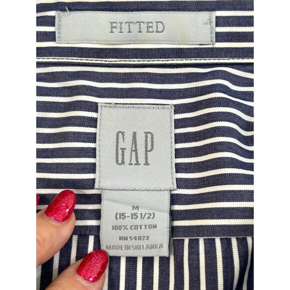 Gap Men’s Fitted Button Down Shirt M 15-15.5 Long Sleeve Point Collar Pocket - Picture 5 of 15